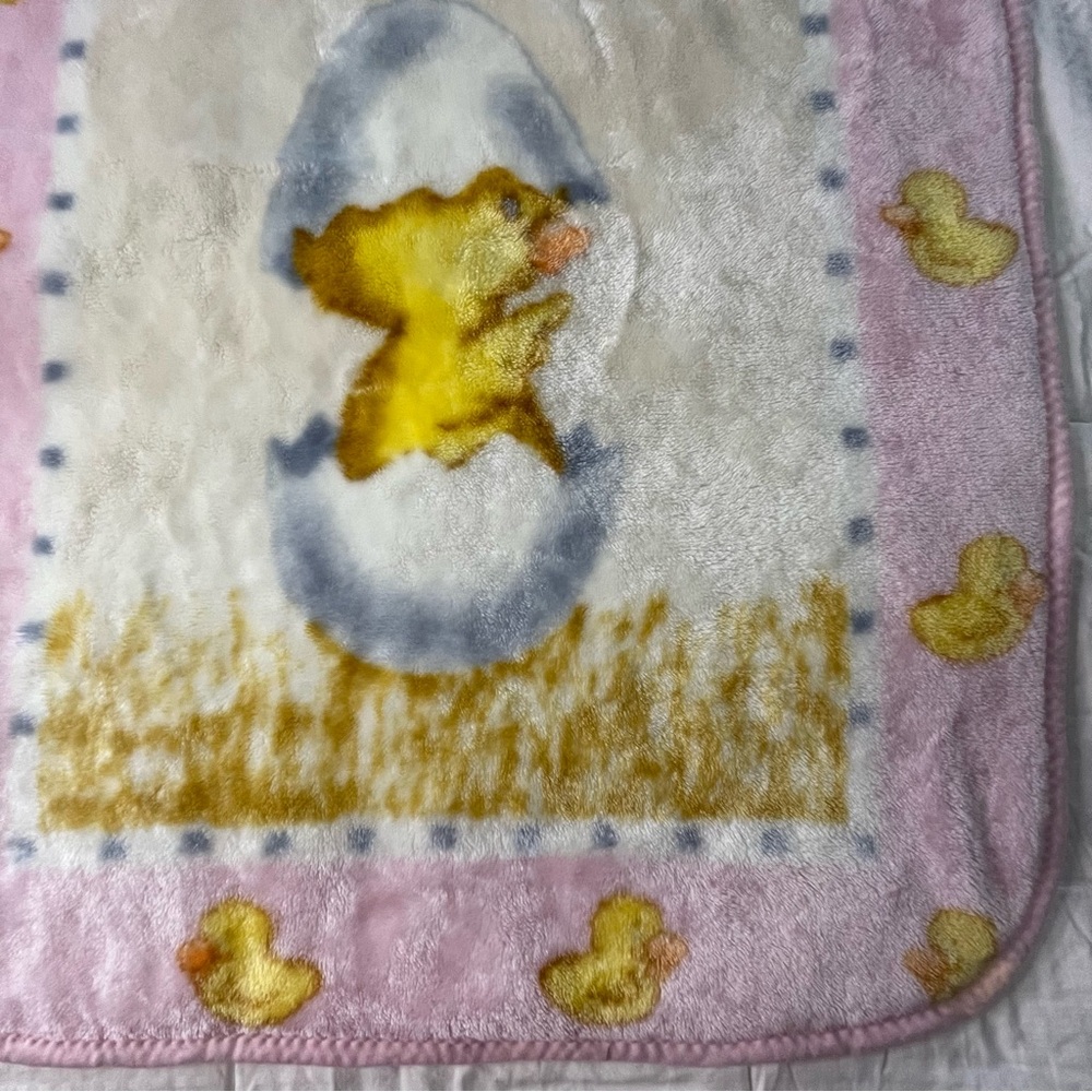 Baby Mink Duck In Egg Baby Blanket Soft Pink Throw 42 x 31 VTG - Picture 2 of 12